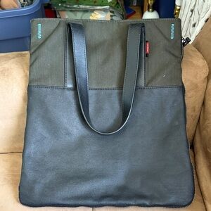 Stylish Black and Olive Hedgren Bag